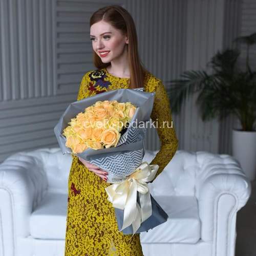 Букет  31 кремовая  роза  
